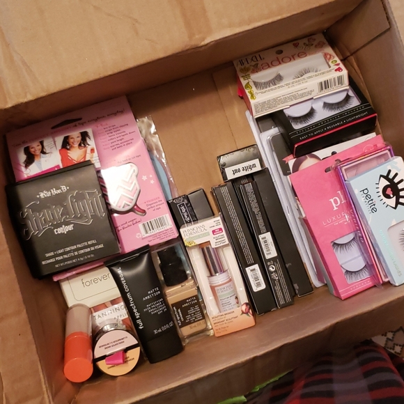 Make up bundle - Picture 2 of 16